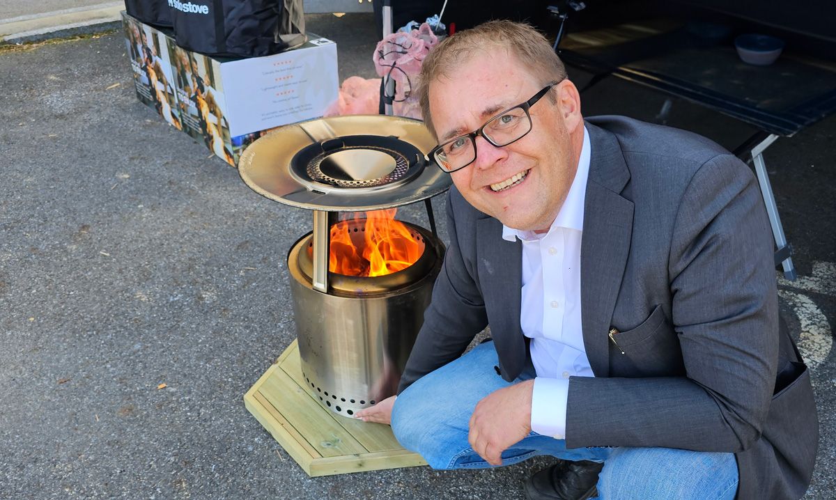 Boka Badstufolk er skrevet Knut Lerhol og Hallgrim Børhus Rogn.